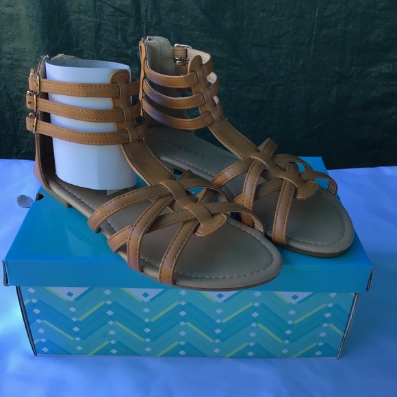 Gladiator sandals tan color size 6 - Picture 2 of 6
